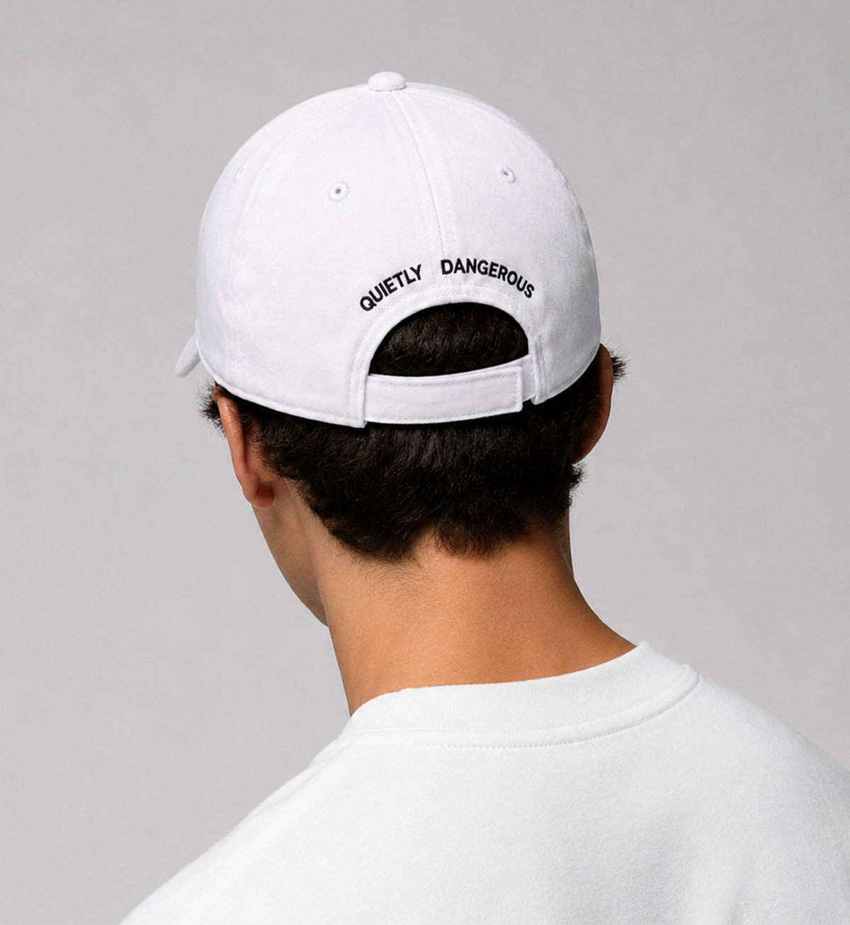 2FANGS - MULTICOLOR LED FRONT-RIGHT EMBROIDERED LOGO CAP "Q DANGEROUS"